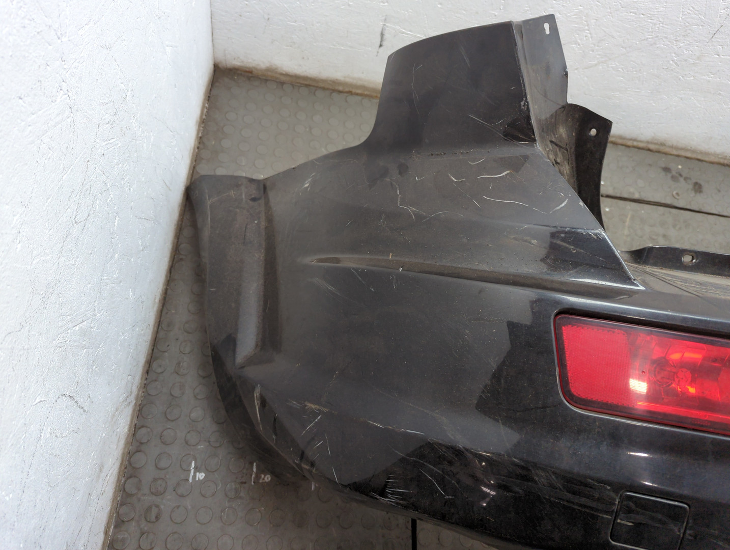 Бампер задний