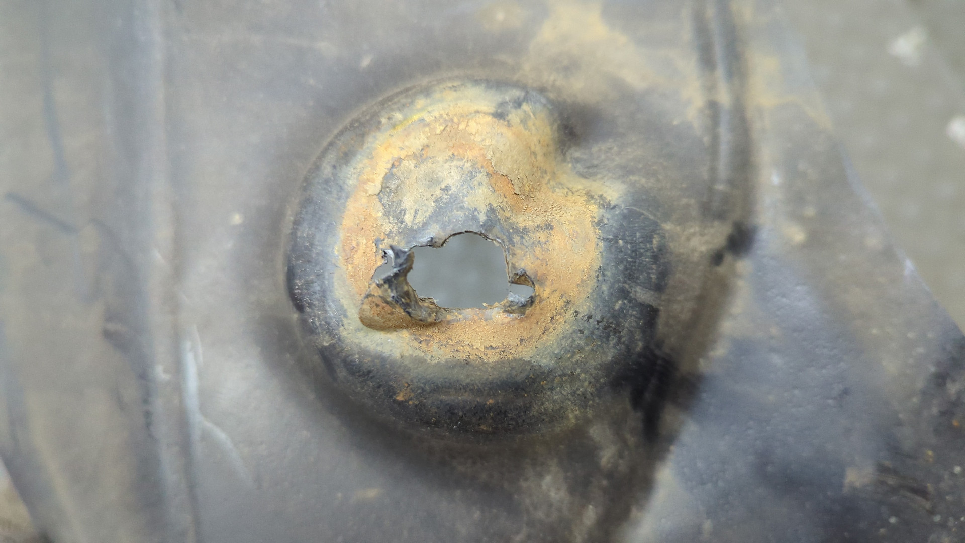 Локер передний правый