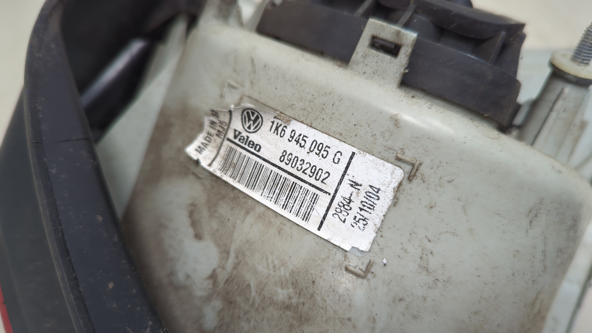 Фонарь задний левый