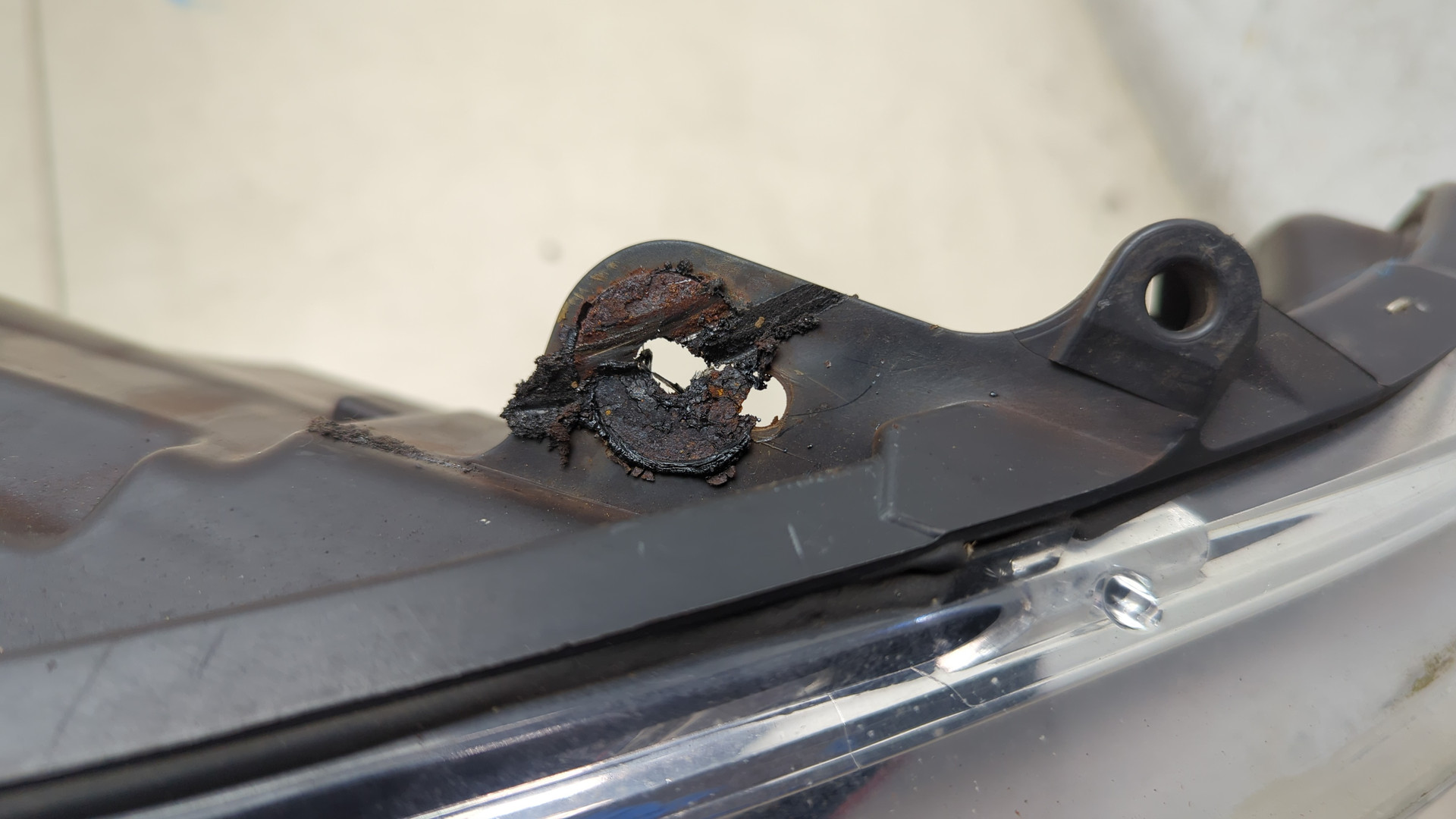 Фара правая