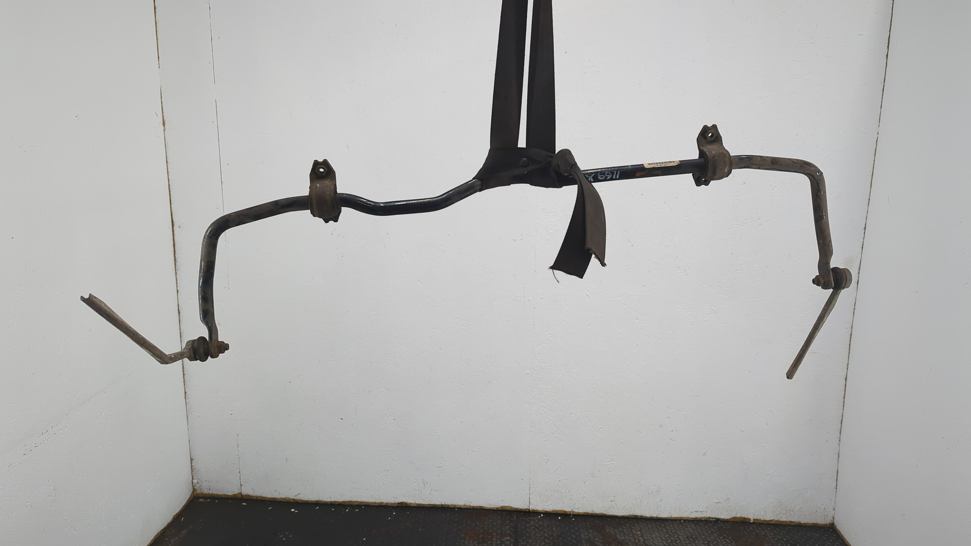 Стабилизатор передний