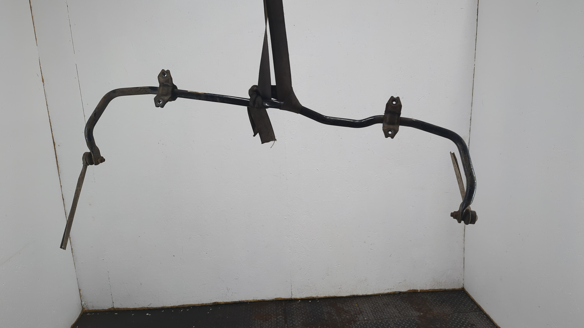 Стабилизатор передний