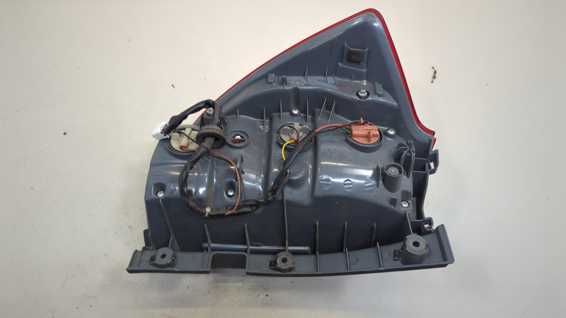 Фонарь задний левый