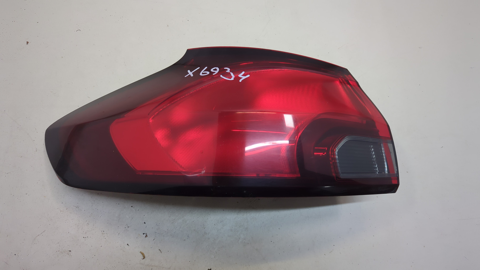 Фонарь задний левый