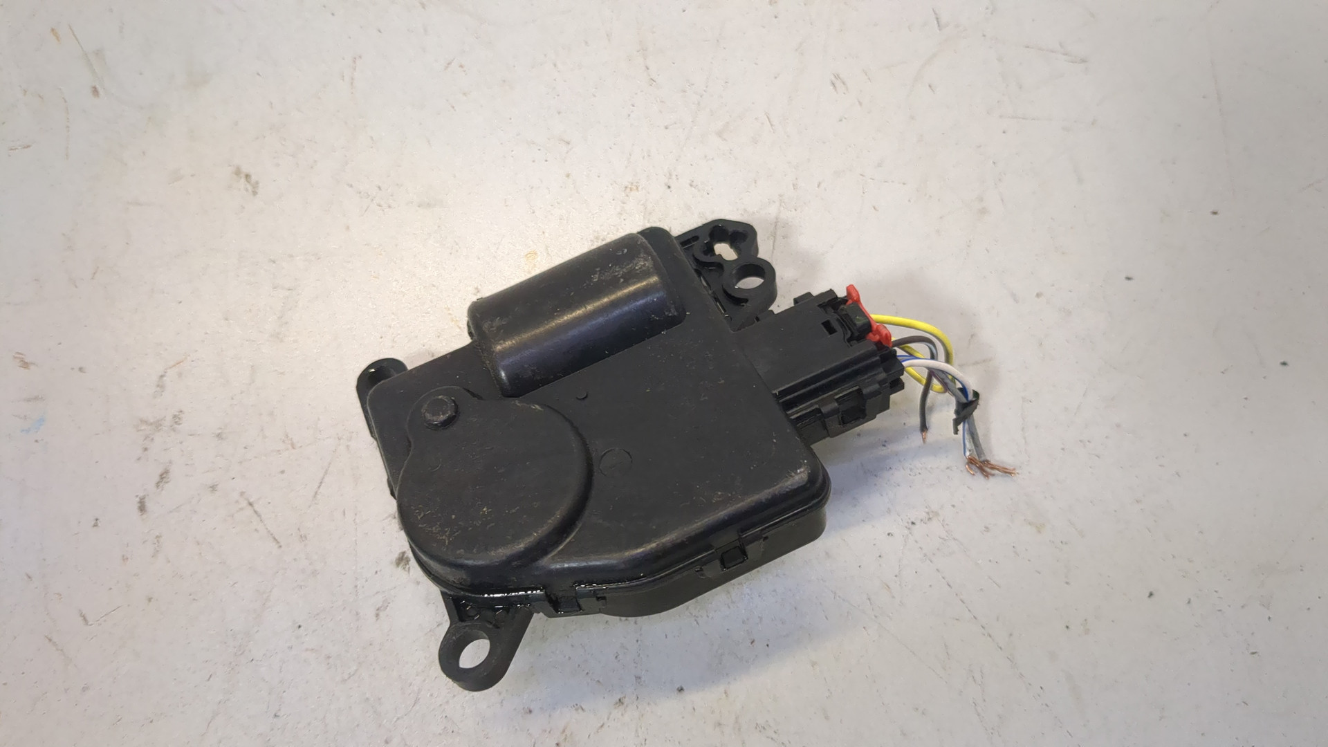 Моторчик заслонки печки