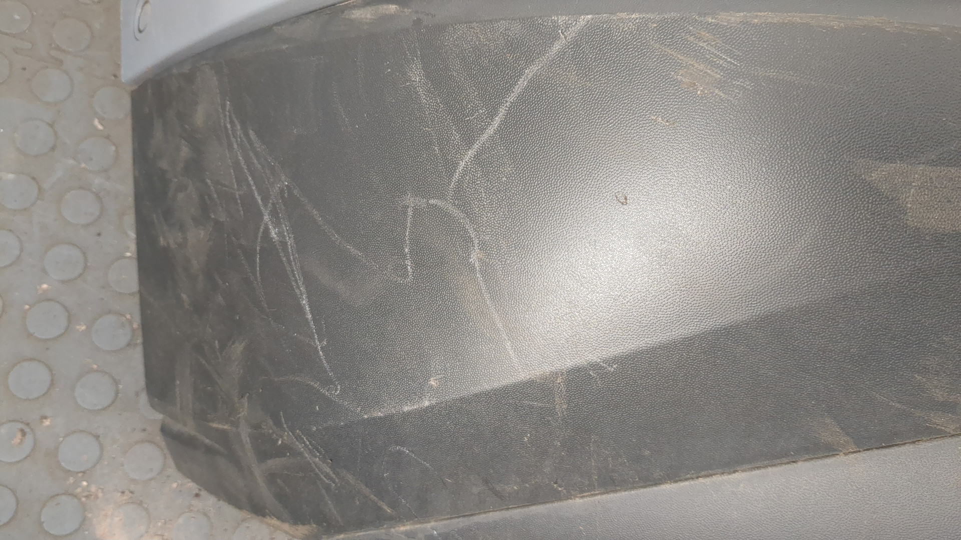 Бампер задний