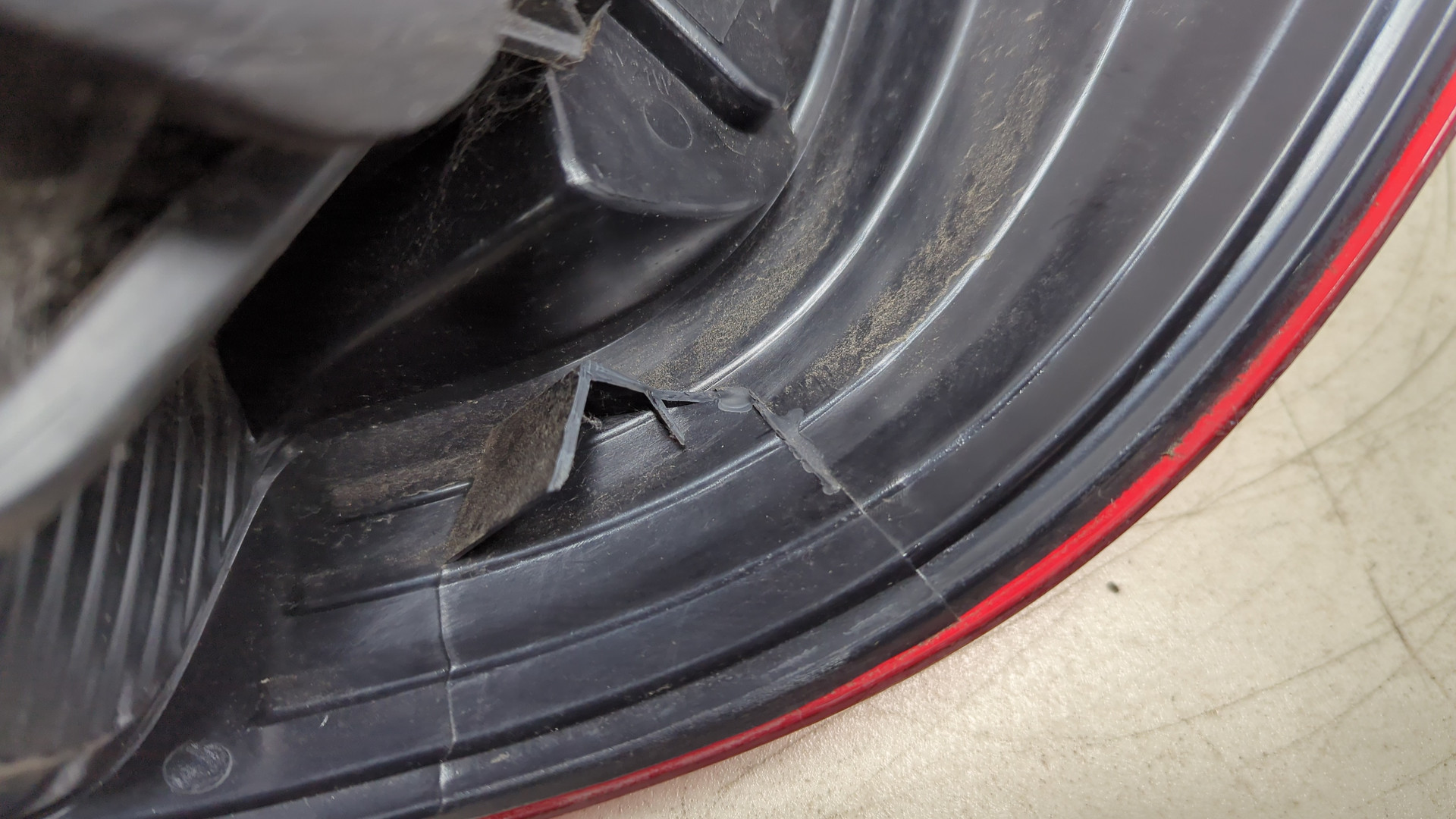 Фонарь задний левый