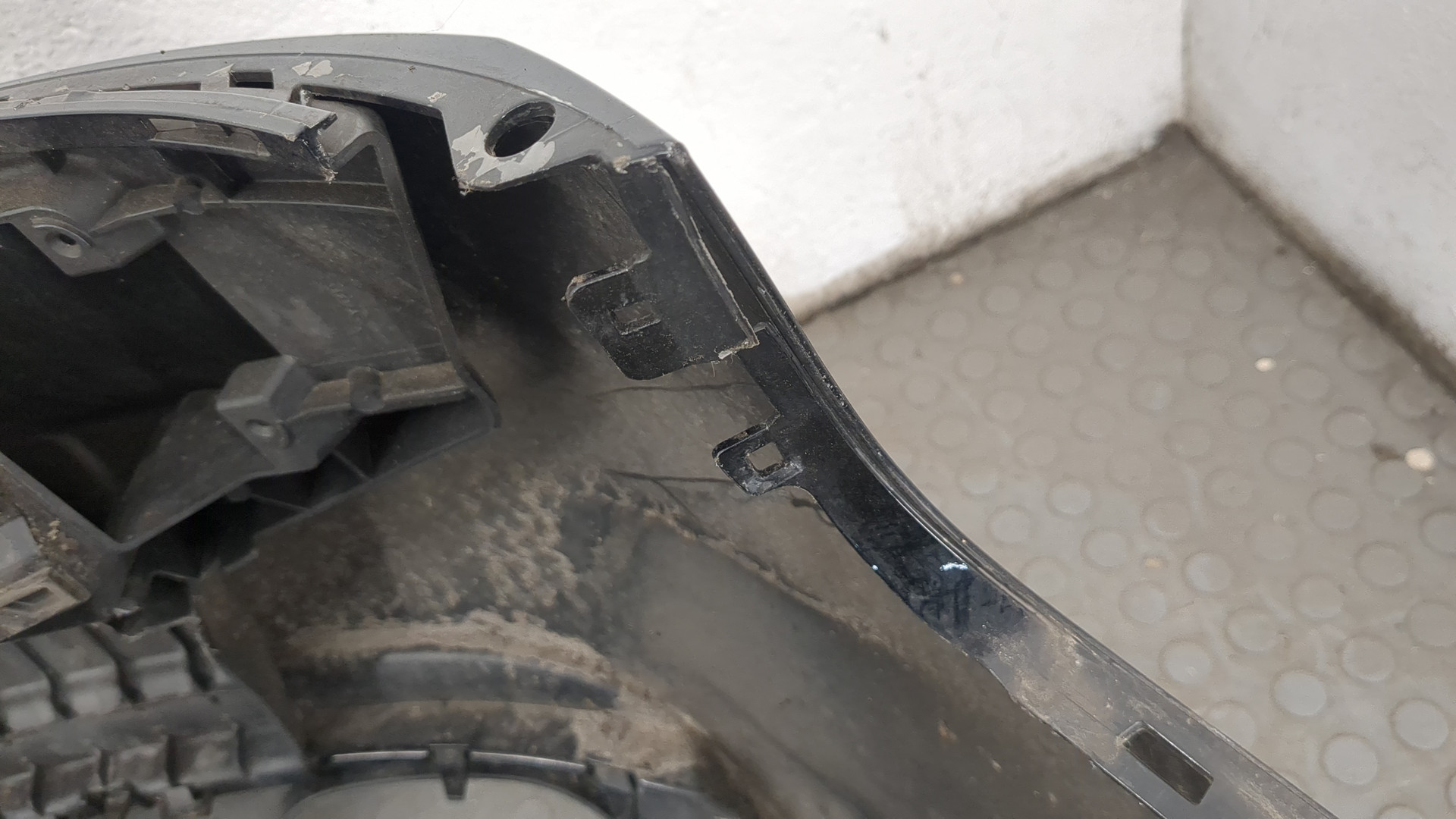 Бампер задний