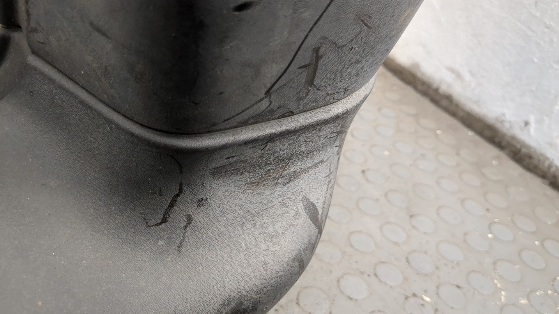 Бампер задний