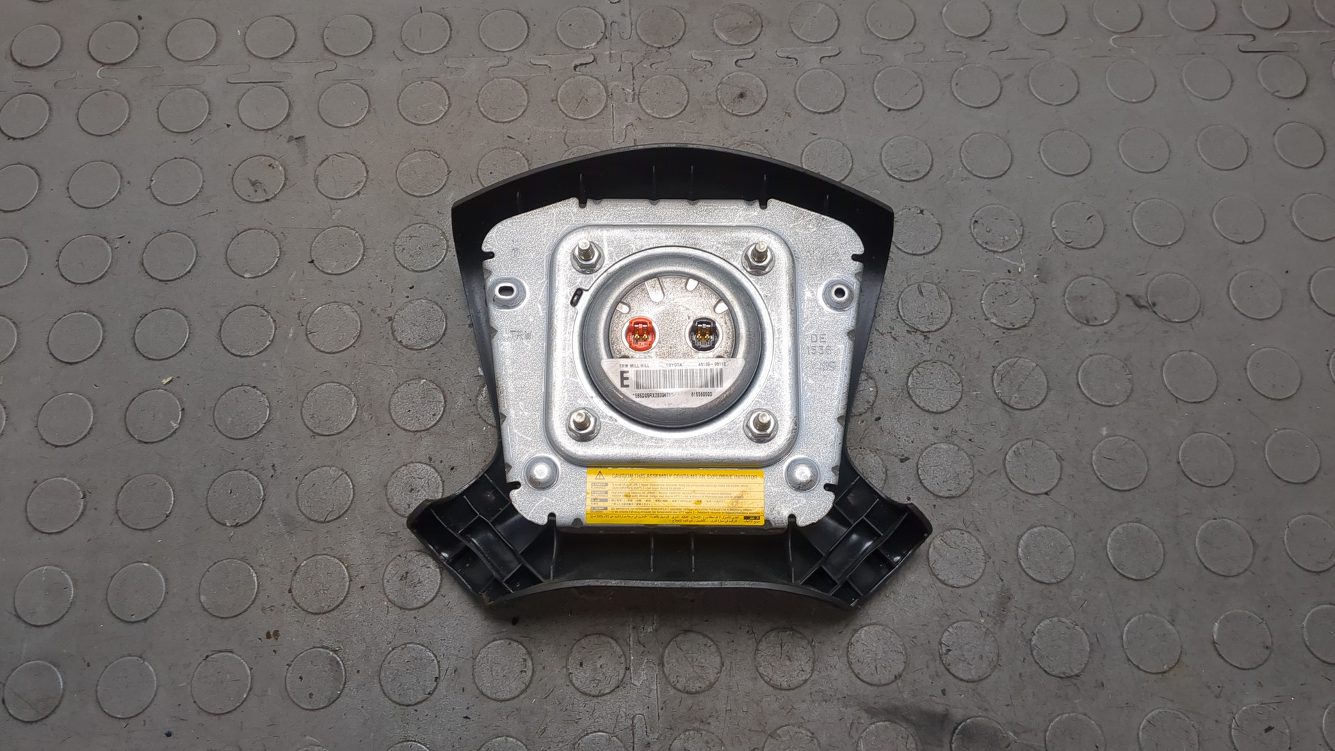 Подушка безопасности в рулевое колесо