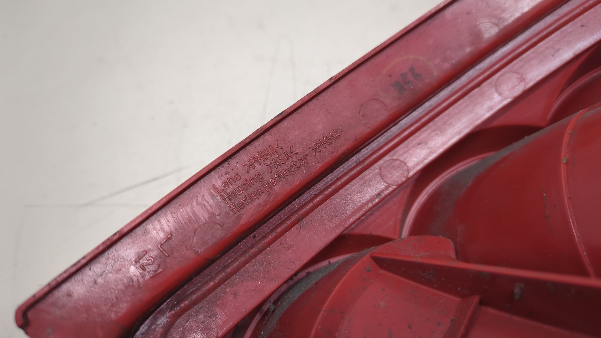 Фонарь задний левый