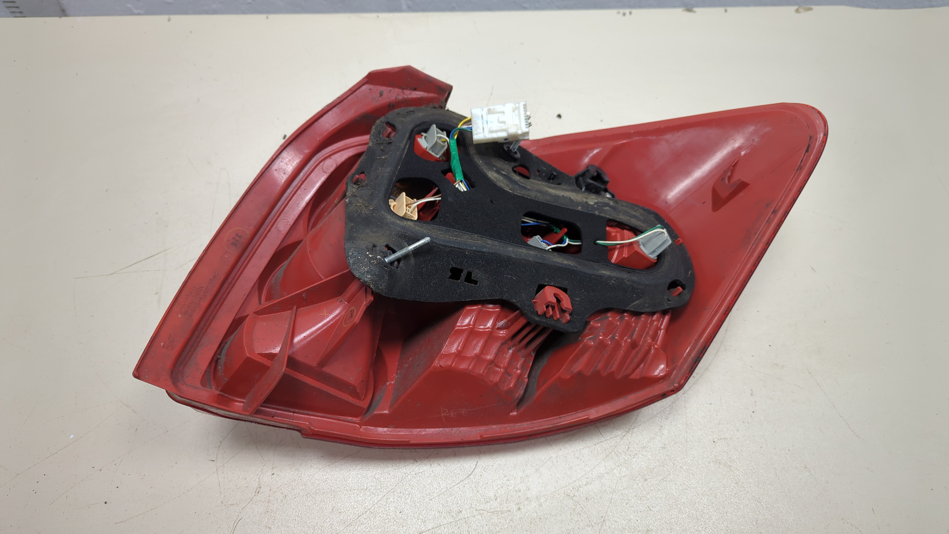 Фонарь задний левый