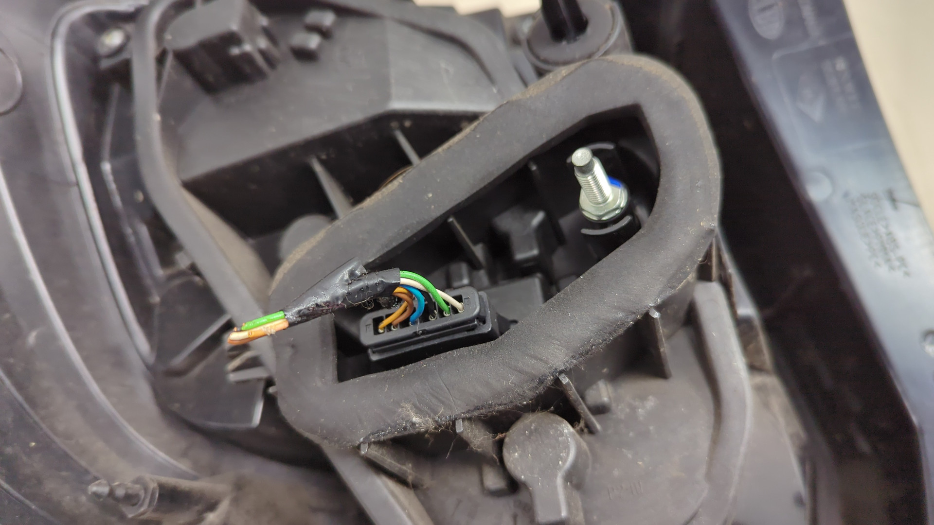 Фонарь задний правый