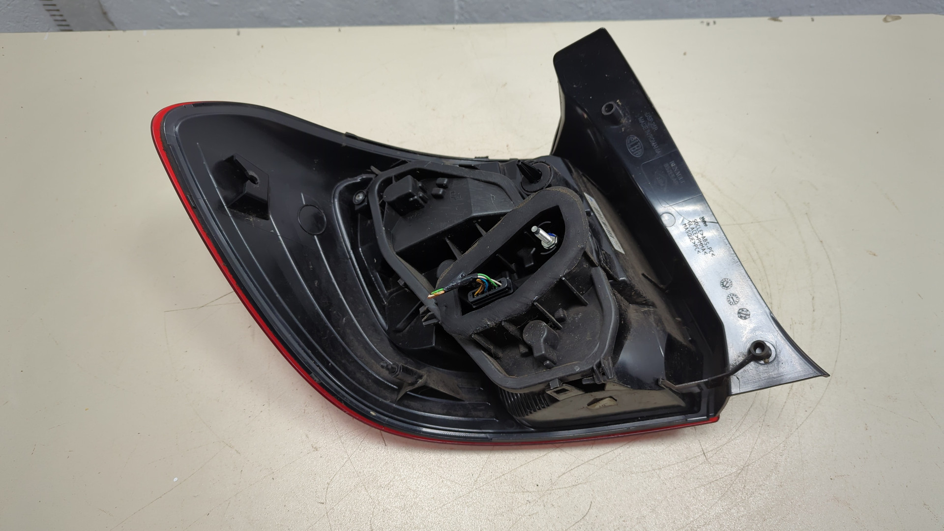 Фонарь задний правый