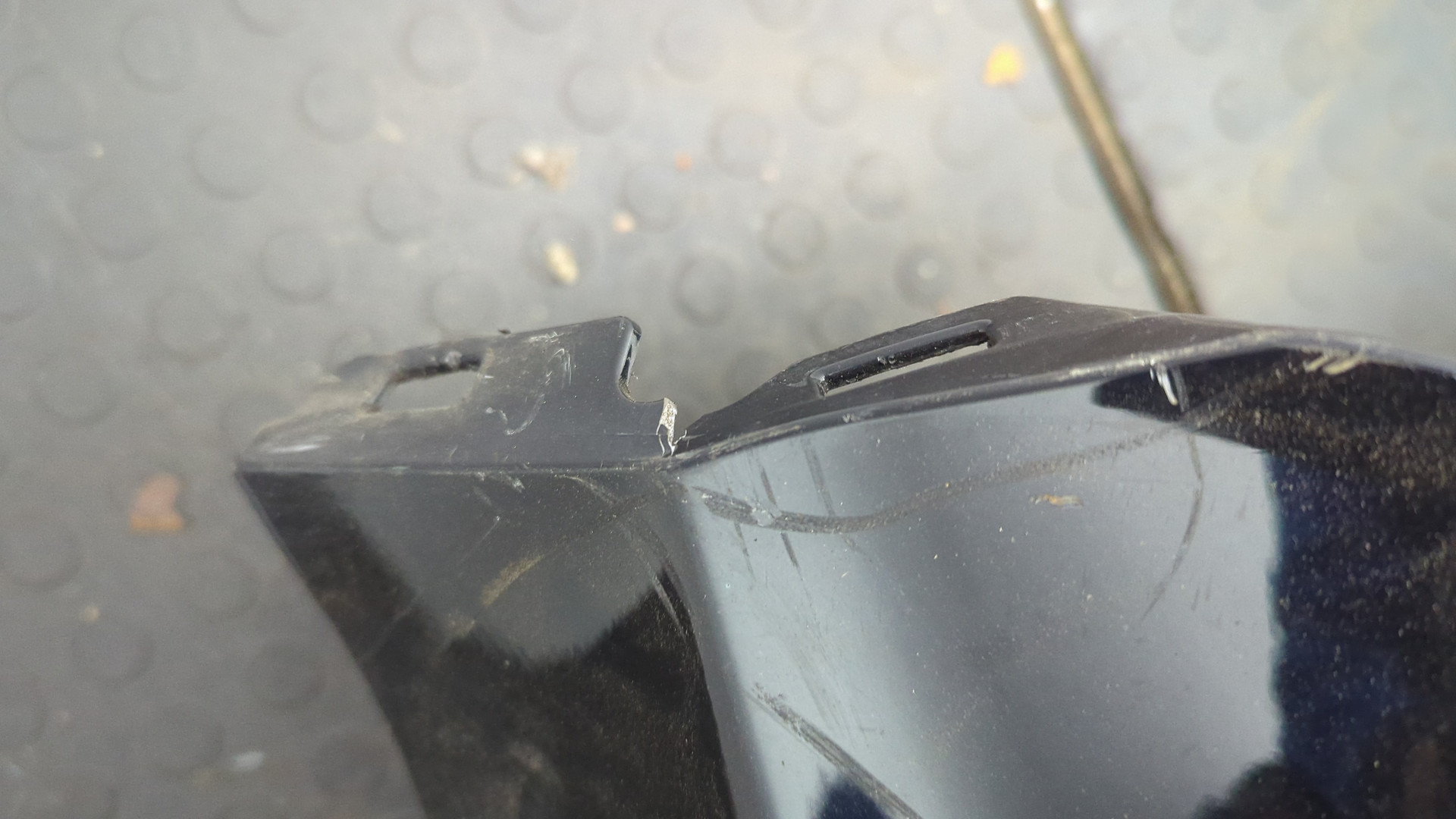 Бампер задний