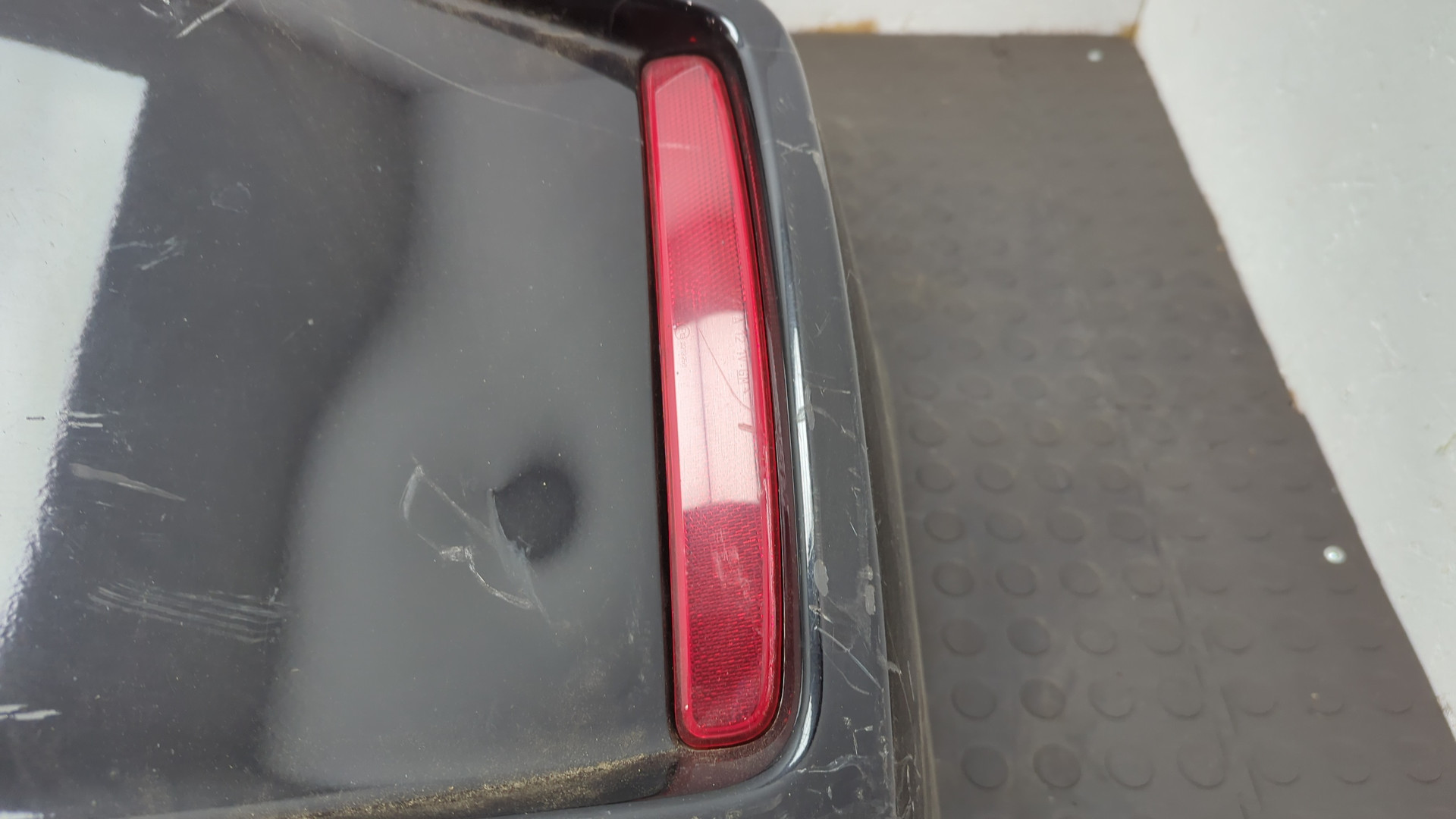 Бампер задний