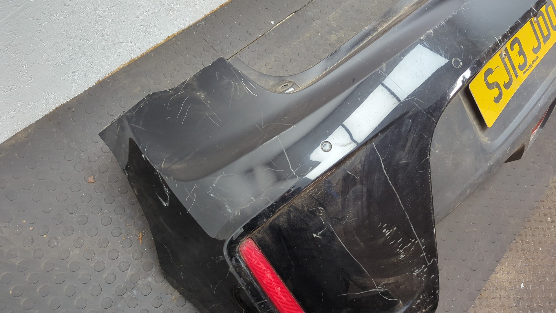 Бампер задний