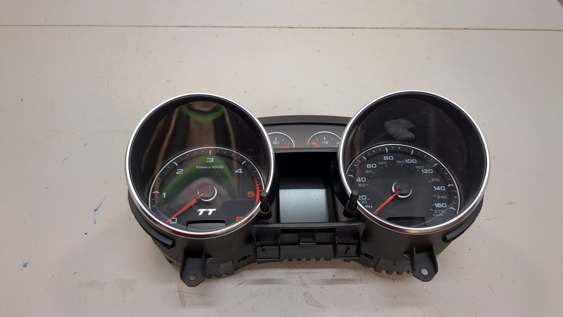 Панель приборов