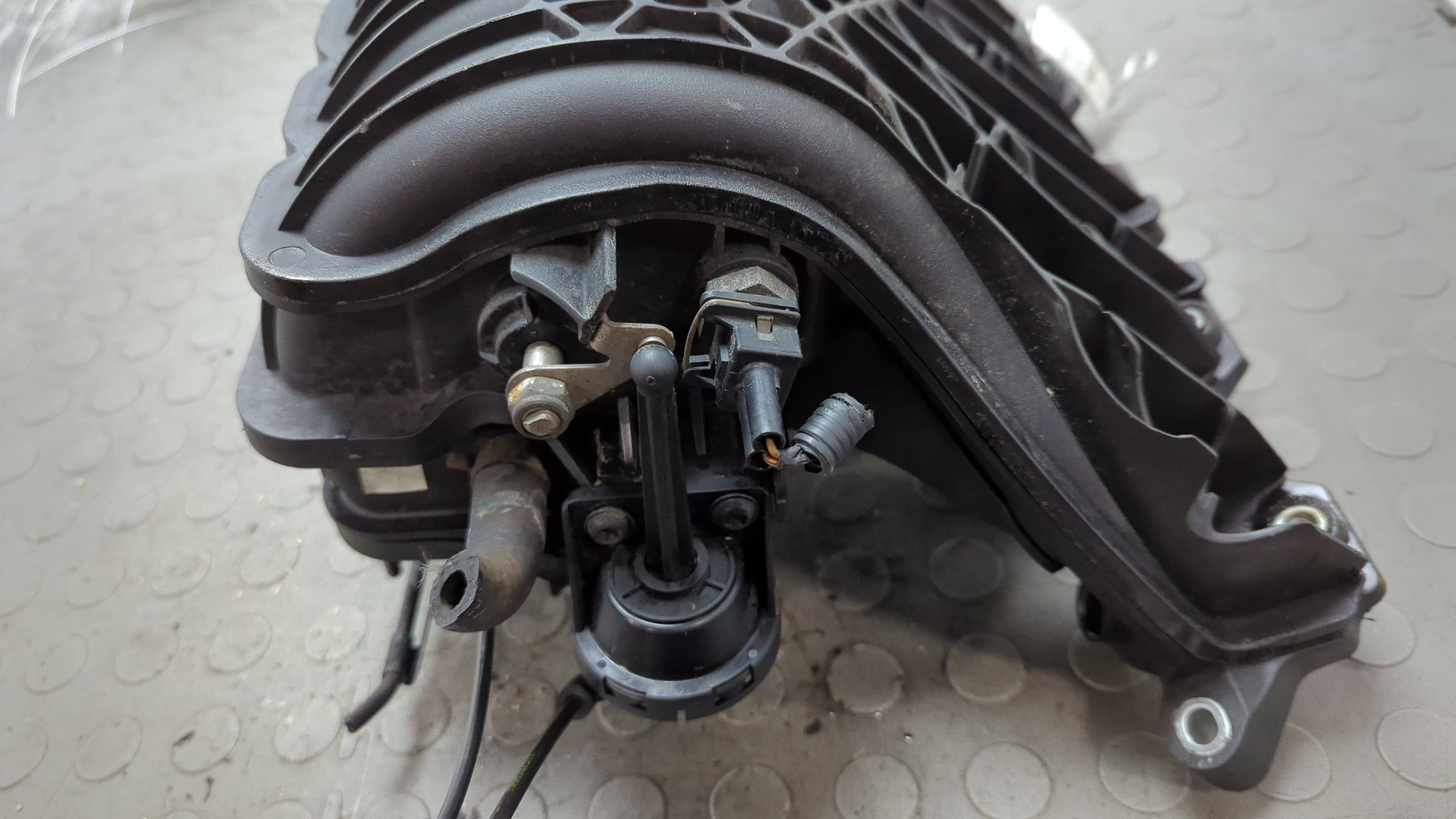 Коллектор впускной