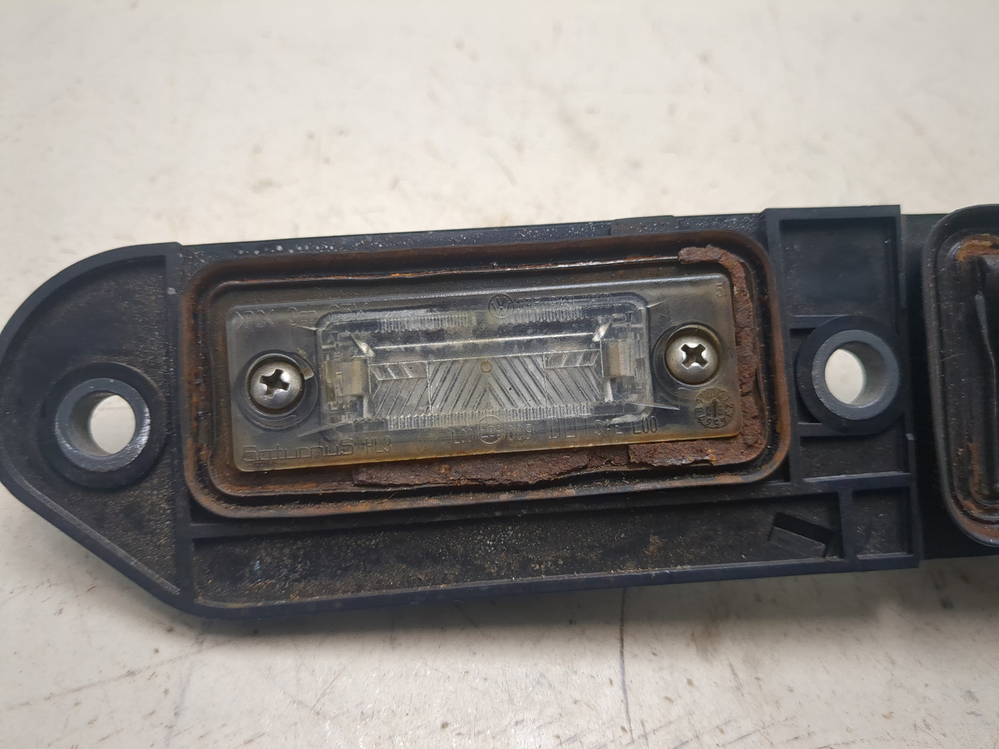 Кнопка открывания багажника