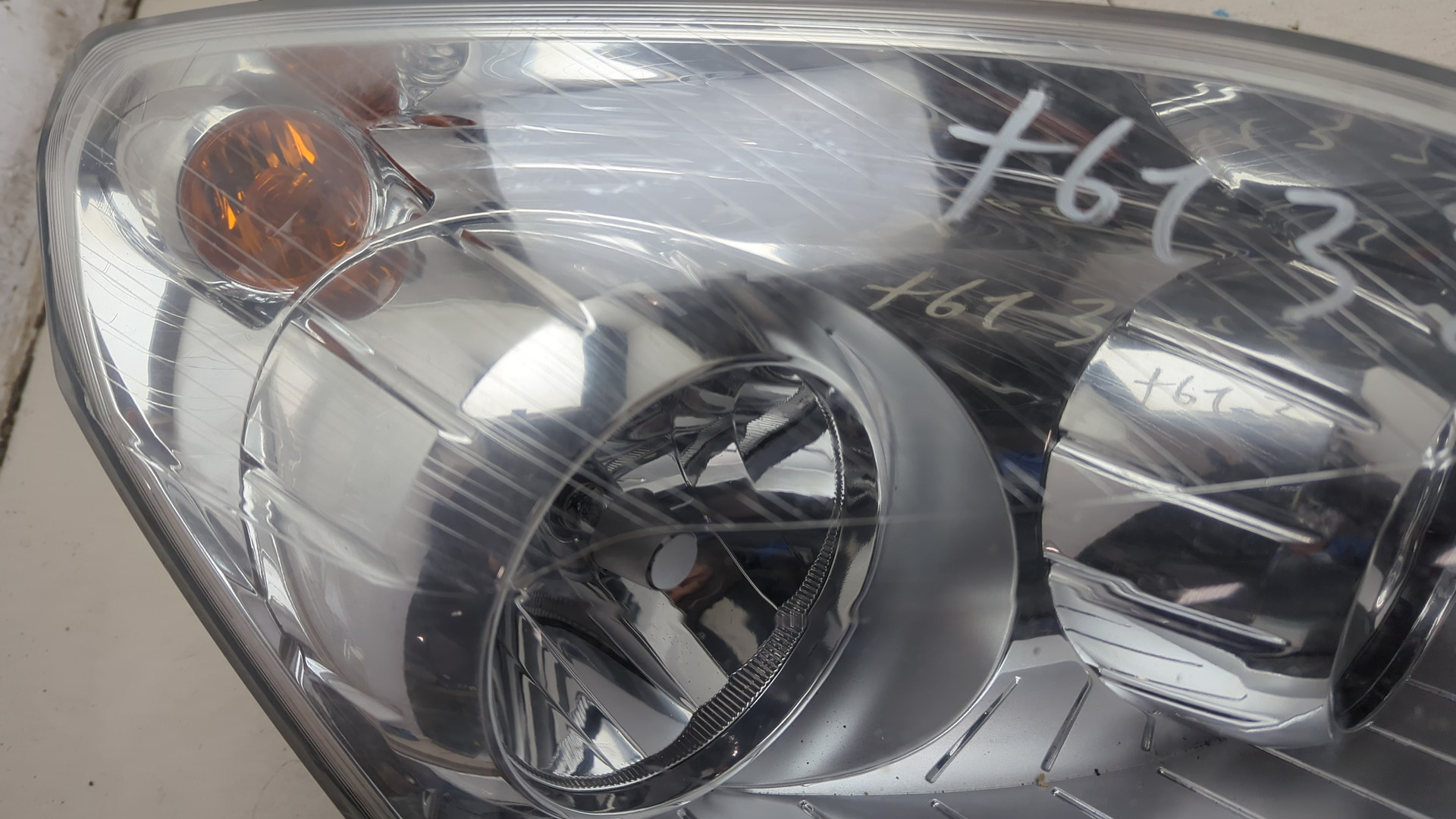 Фара правая