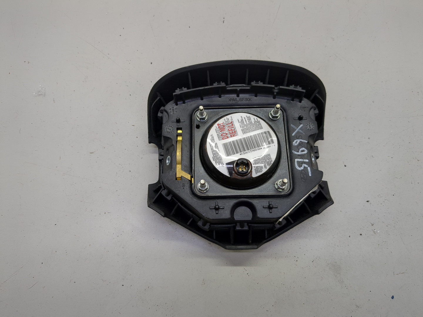 Подушка безопасности в рулевое колесо