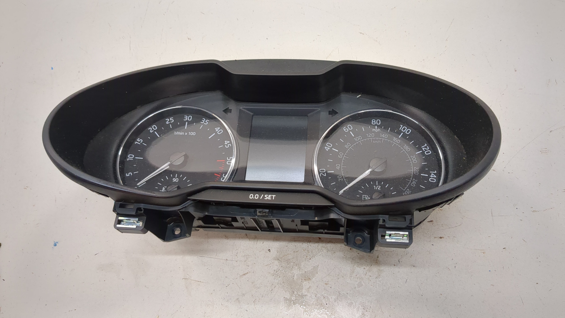 Панель приборов