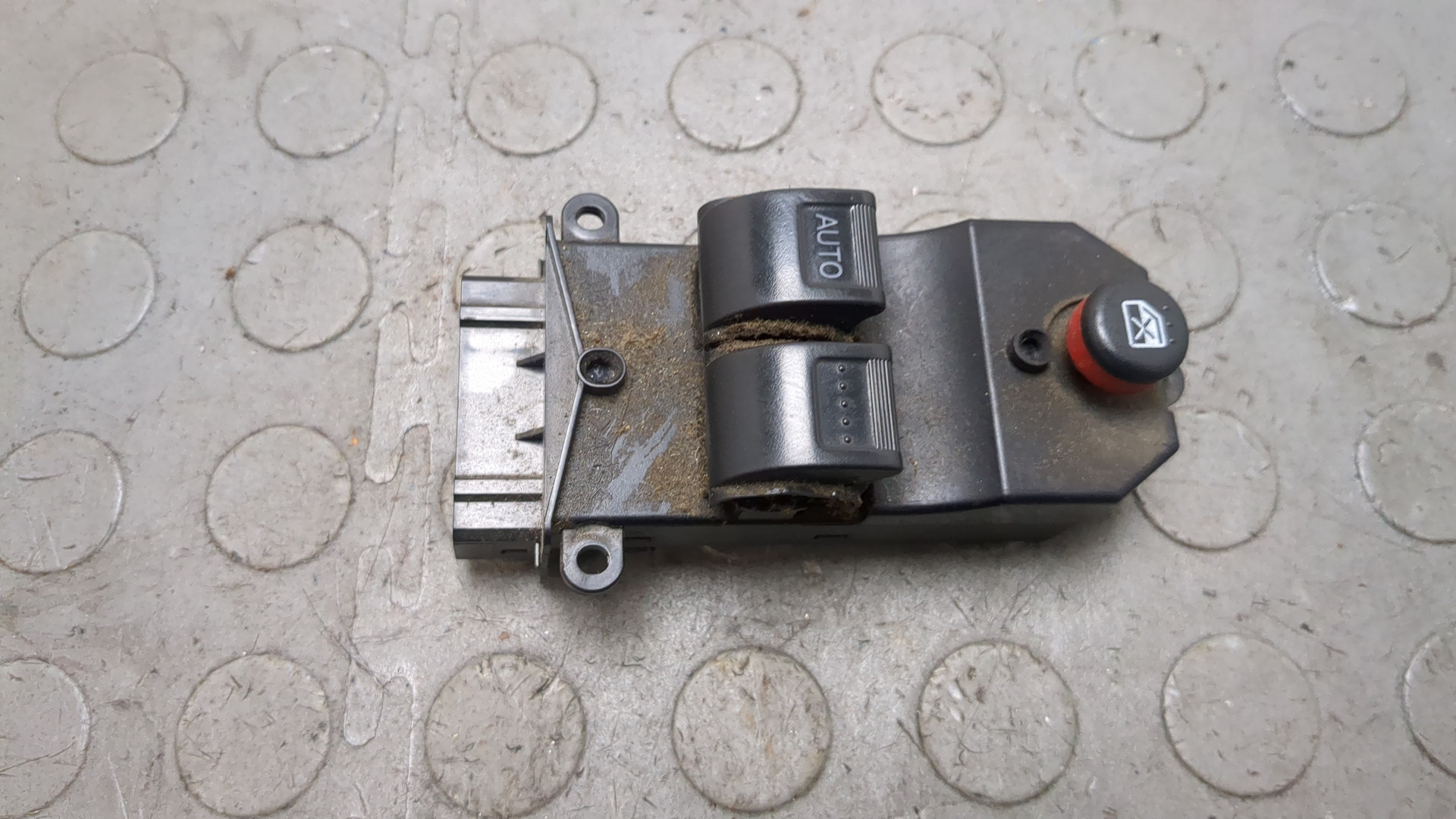 Кнопка стеклоподъемника