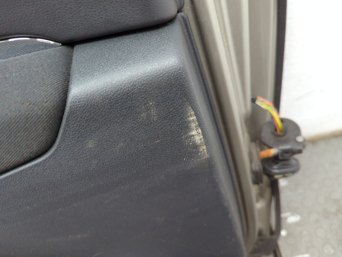 Дверь задняя левая