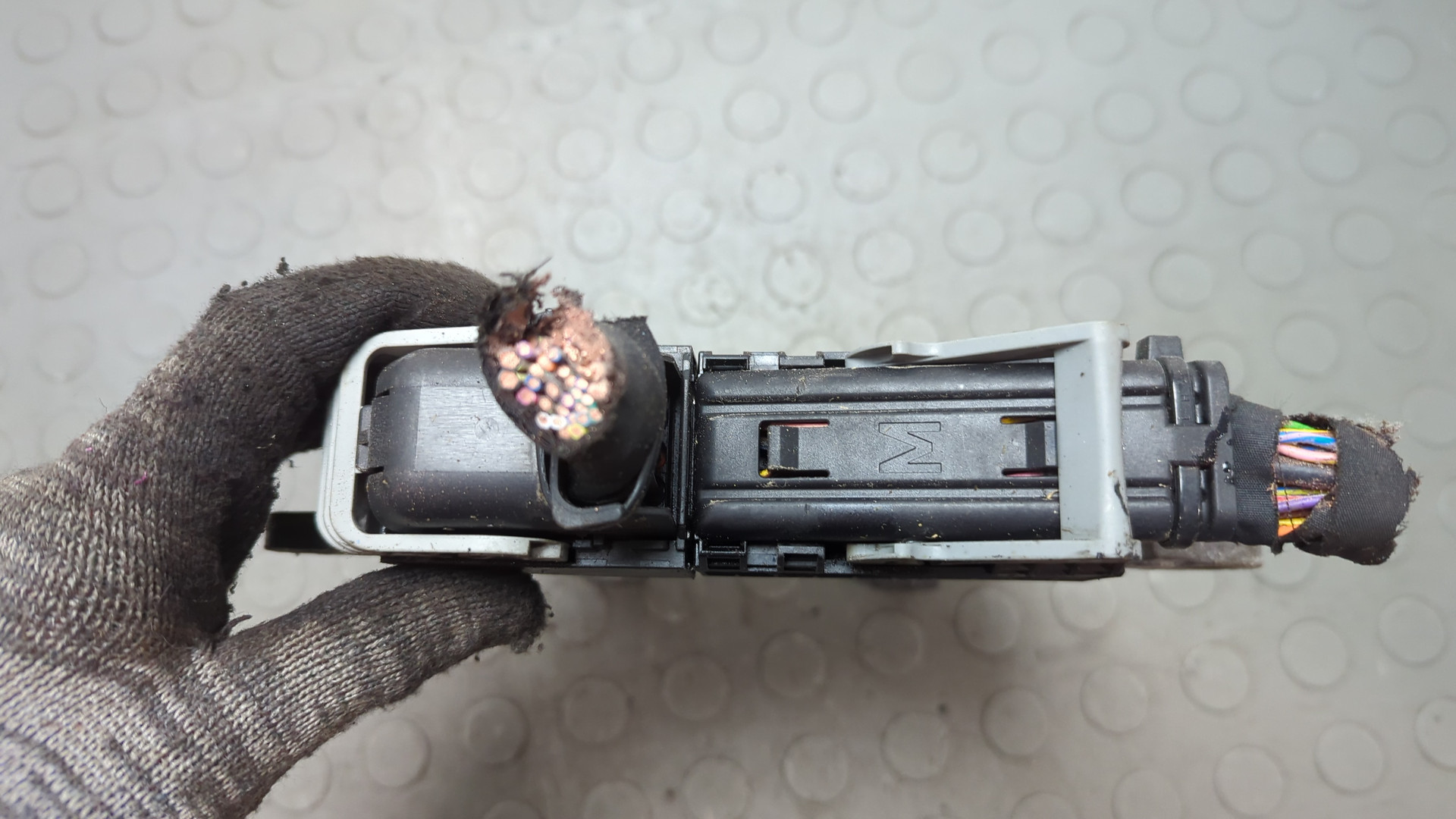 Блок управления двигателем