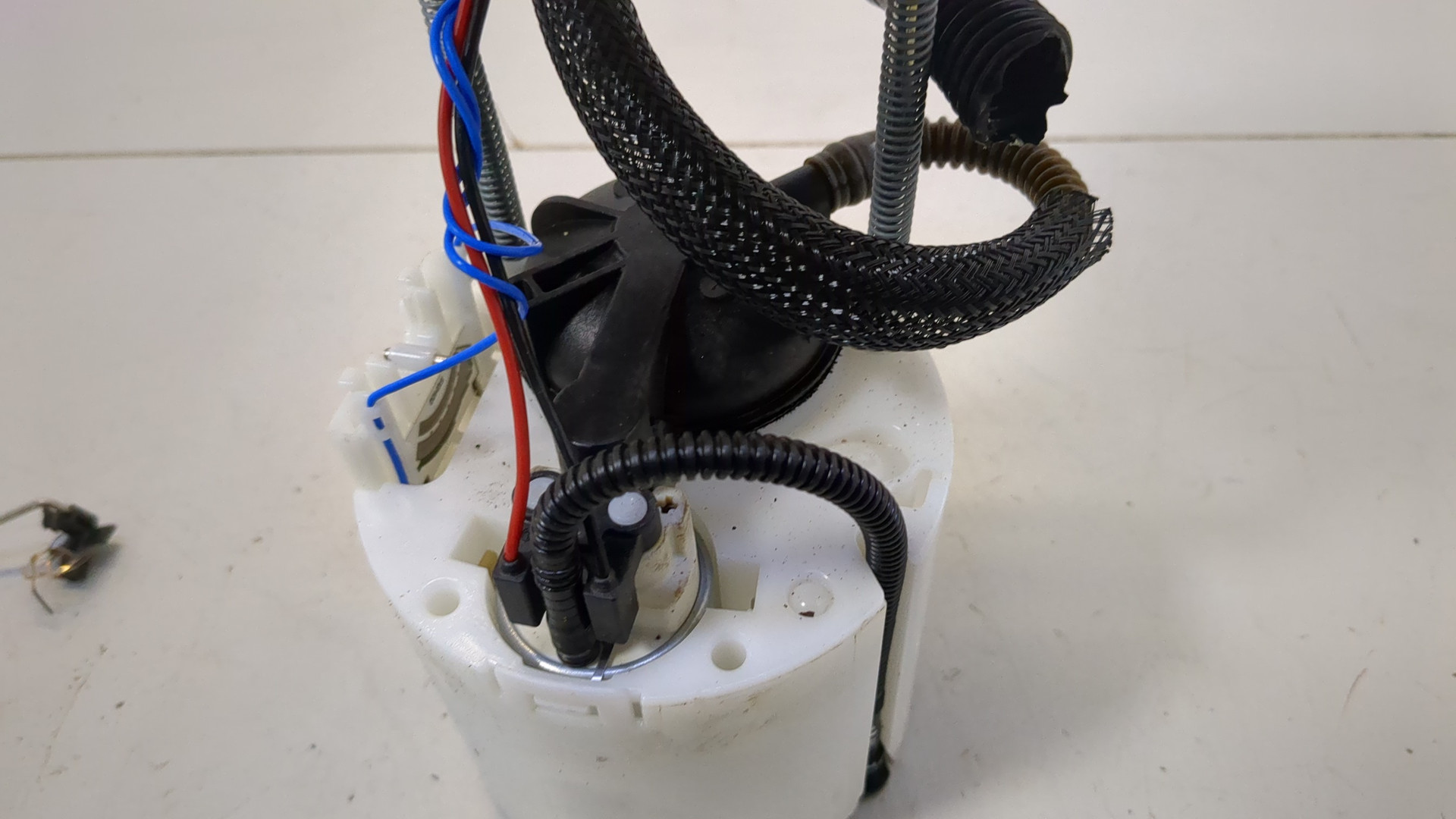 Насос топливный электрический