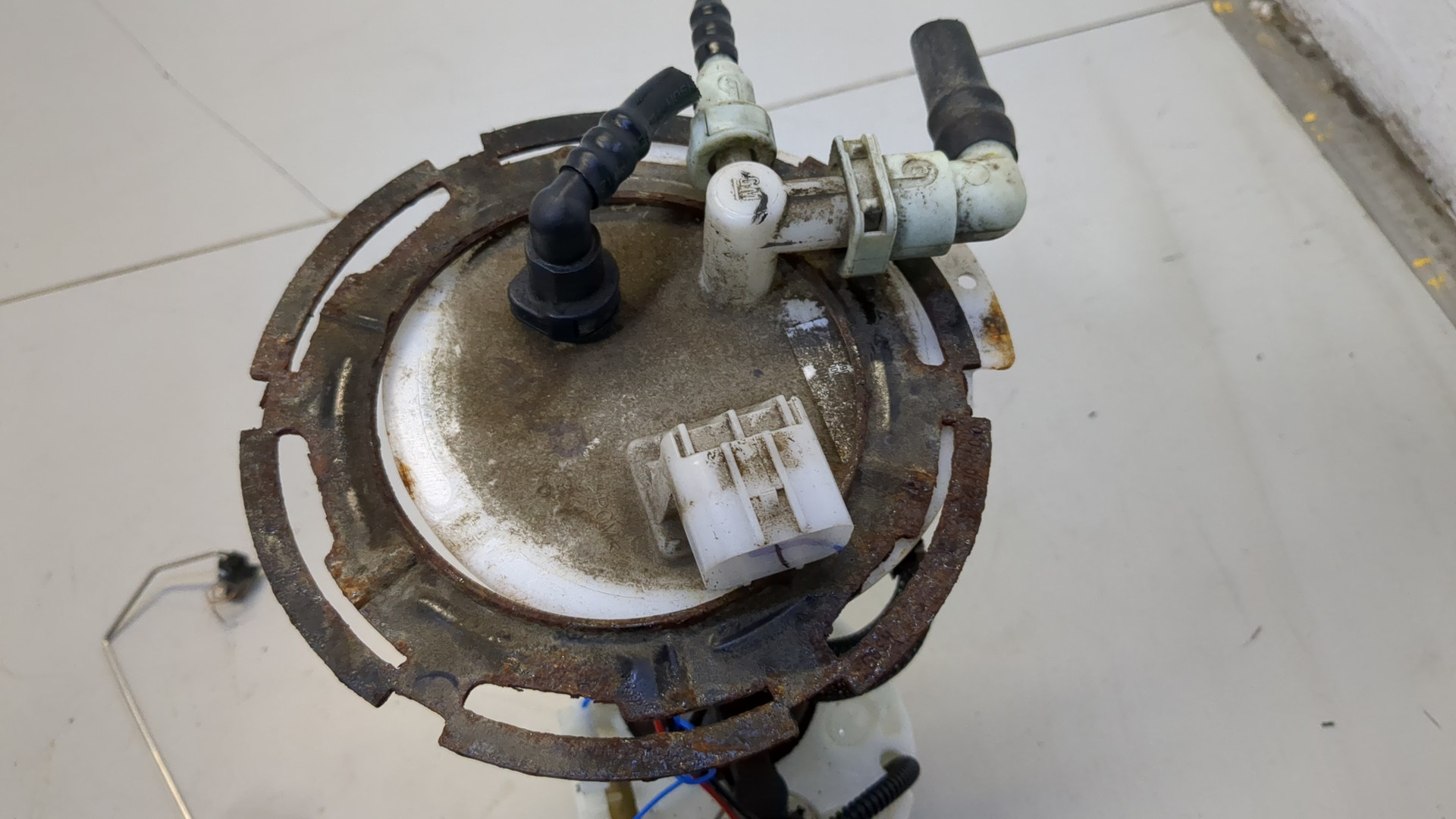 Насос топливный электрический