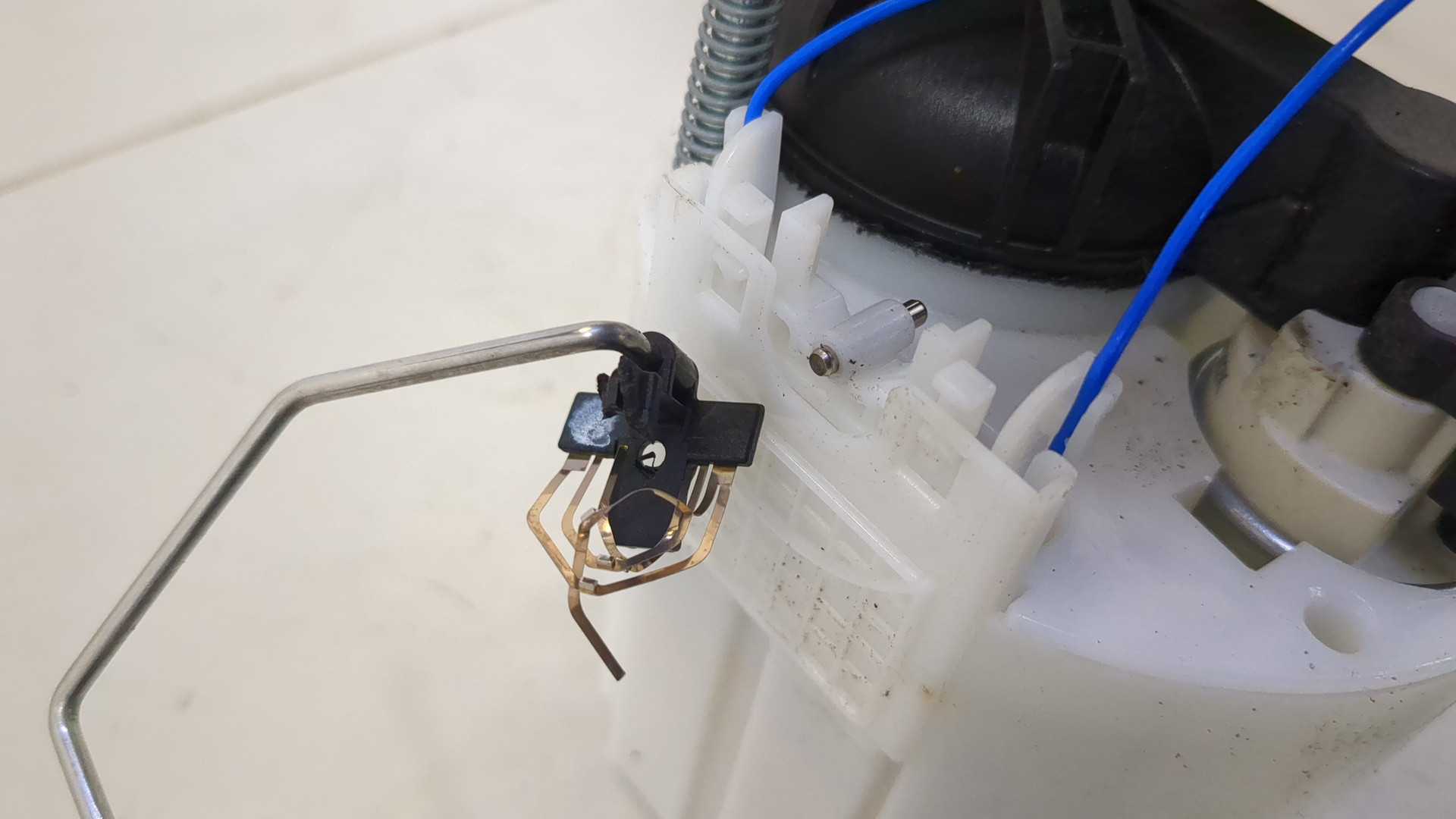 Насос топливный электрический