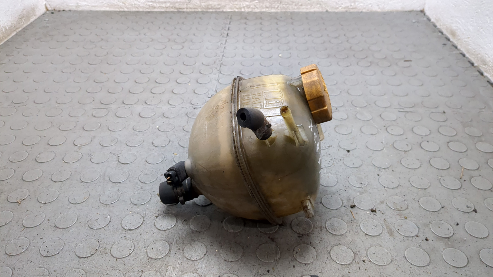 Бачок расширительный