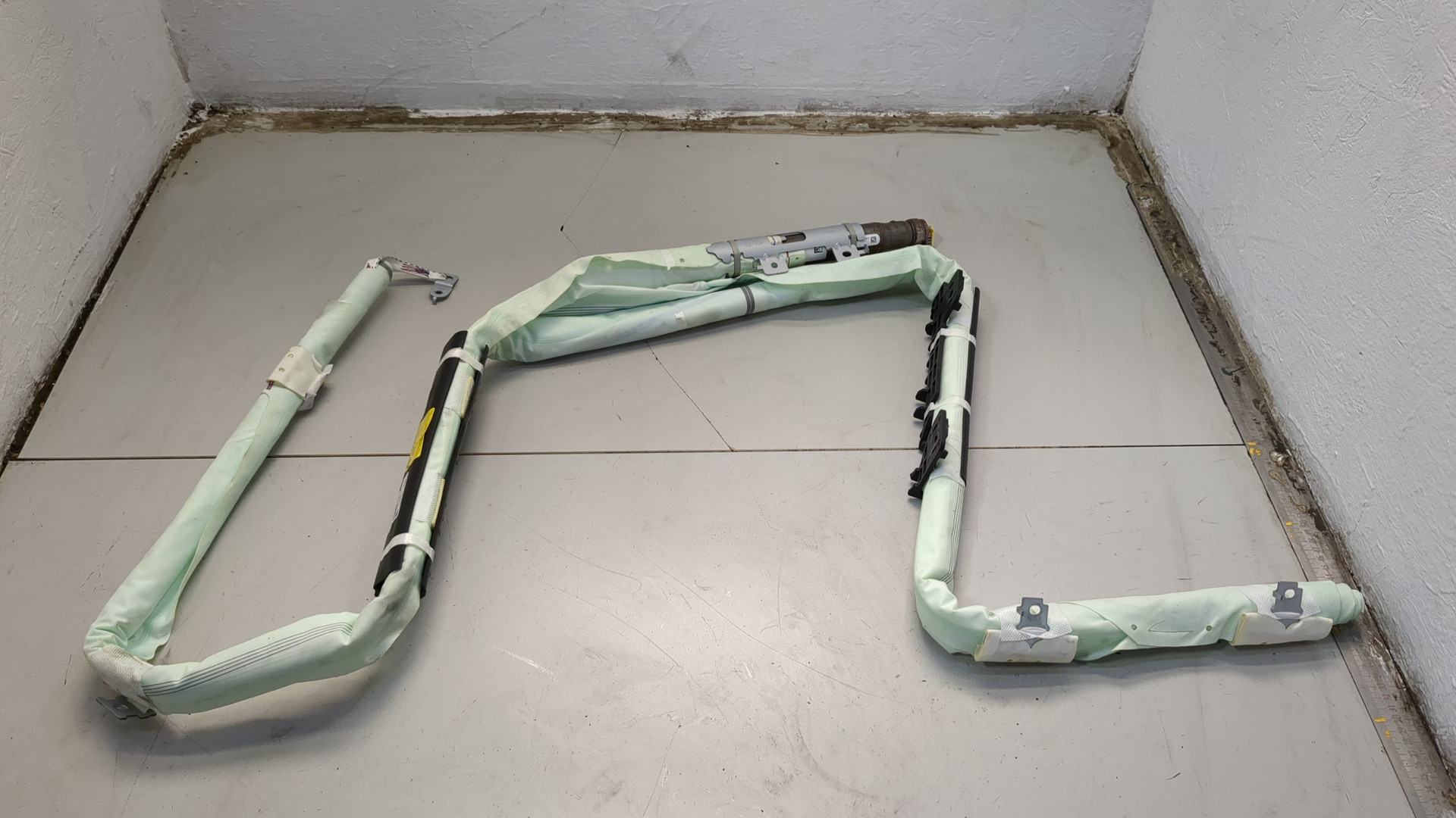 Подушка безопасности боковая (шторка)