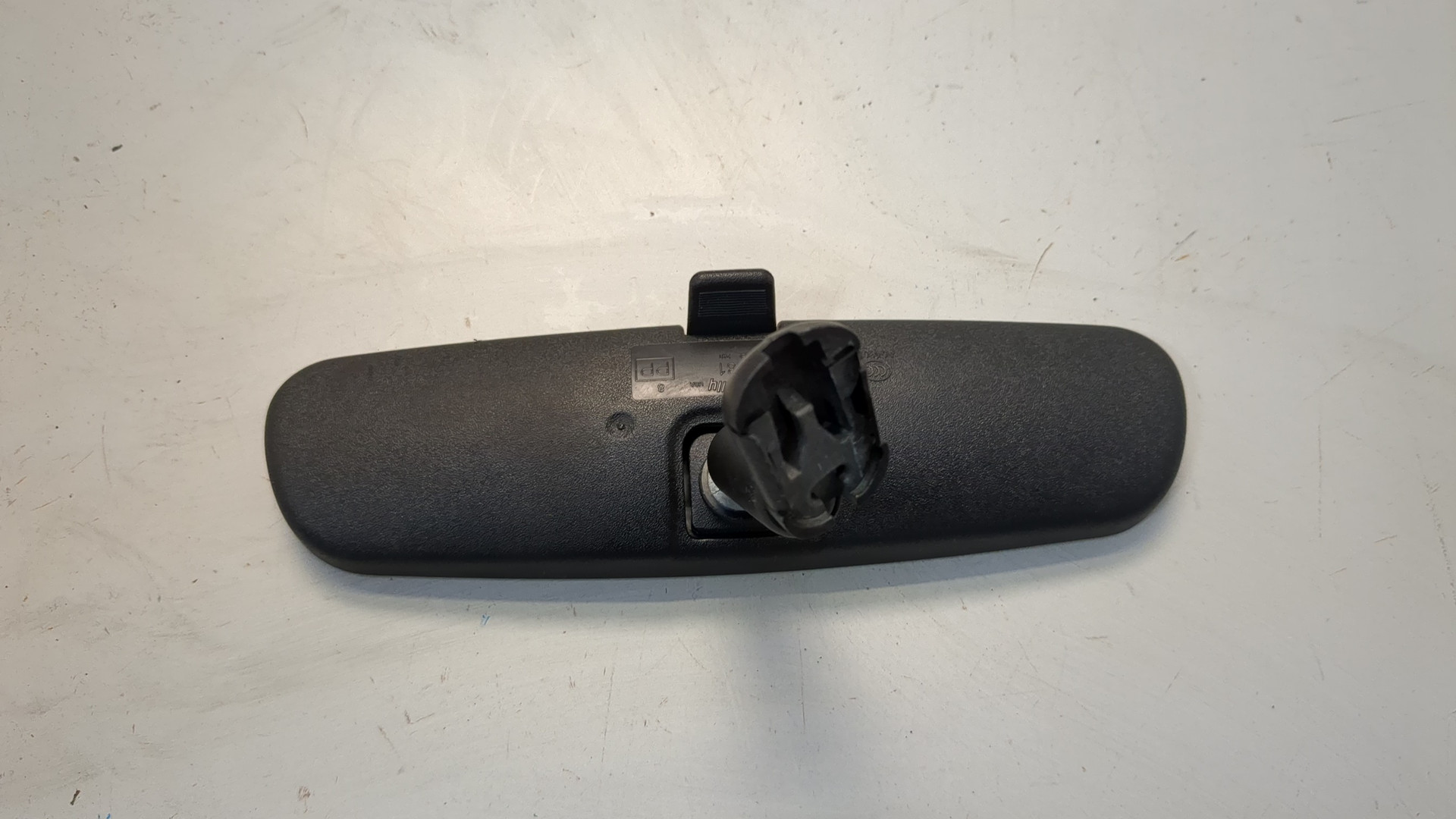 Зеркало заднего вида