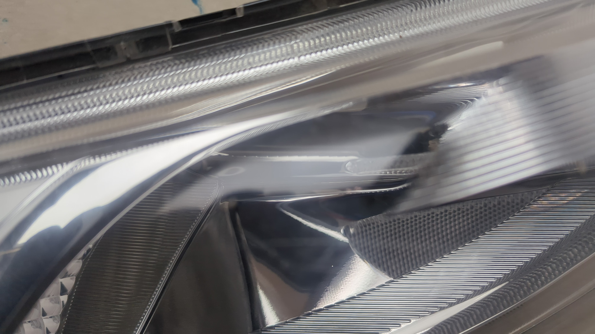 Фара противотуманная правая