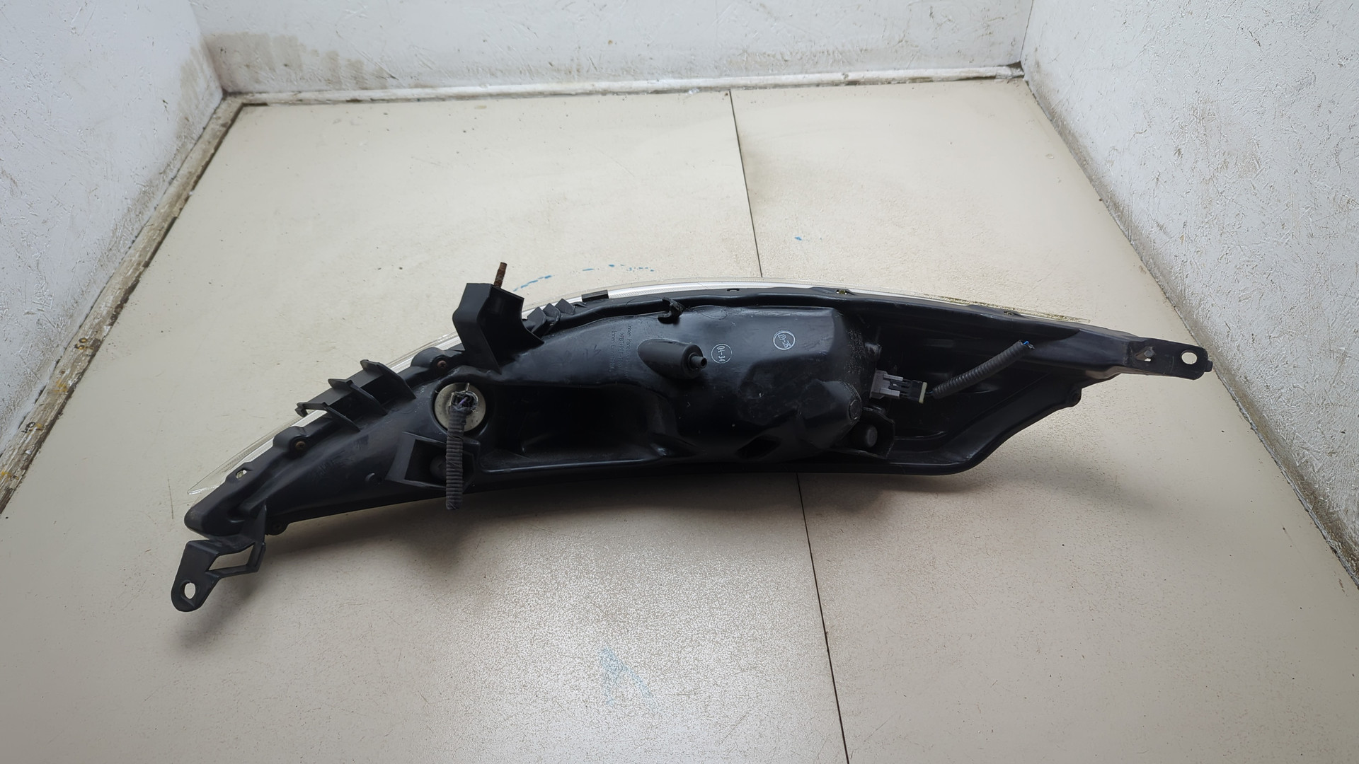 Фара противотуманная левая