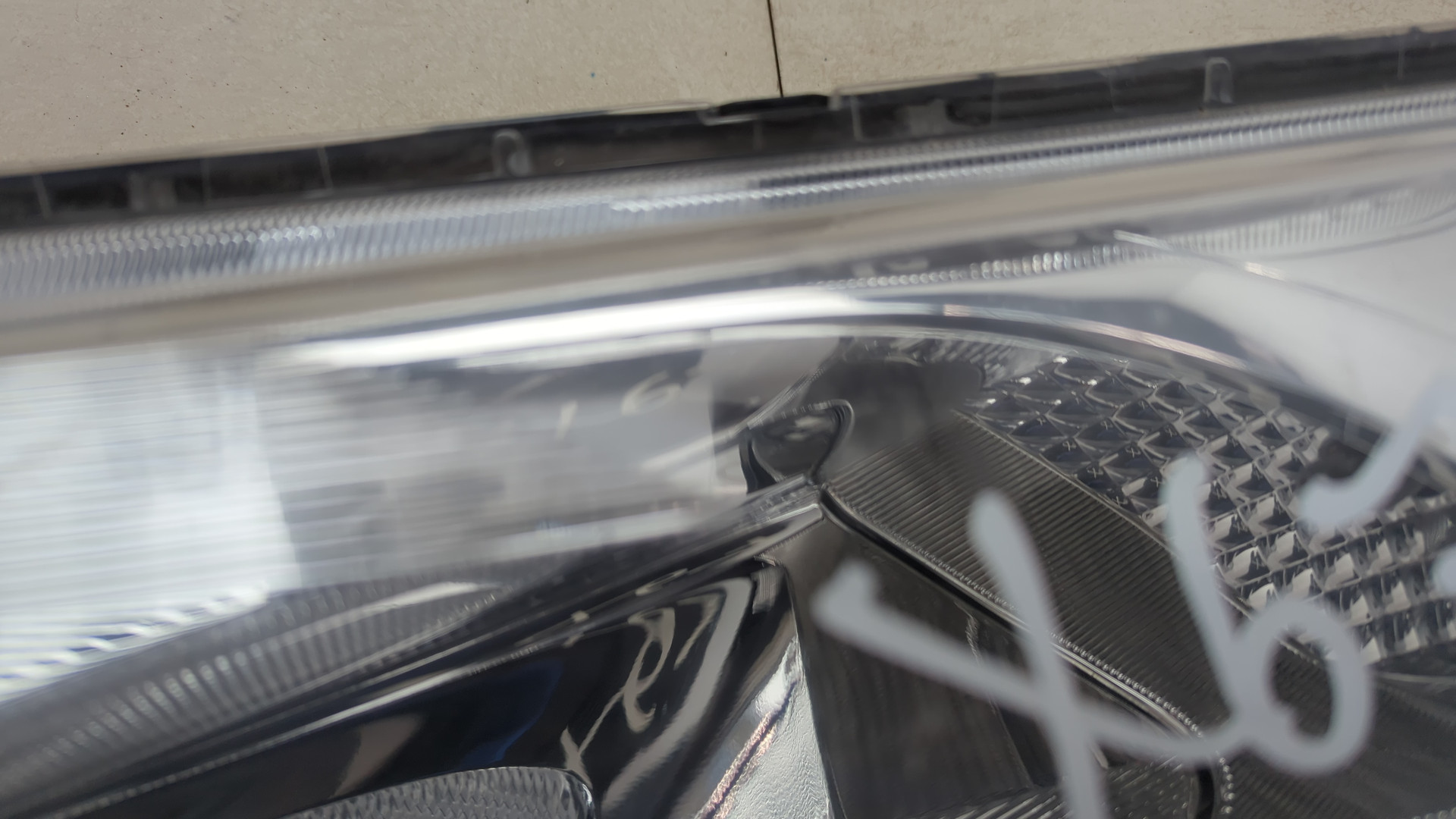 Фара противотуманная левая