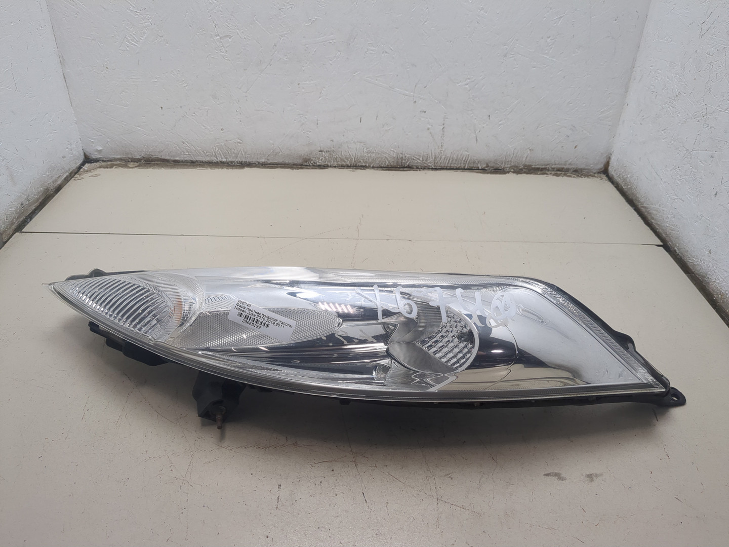 Фара противотуманная левая