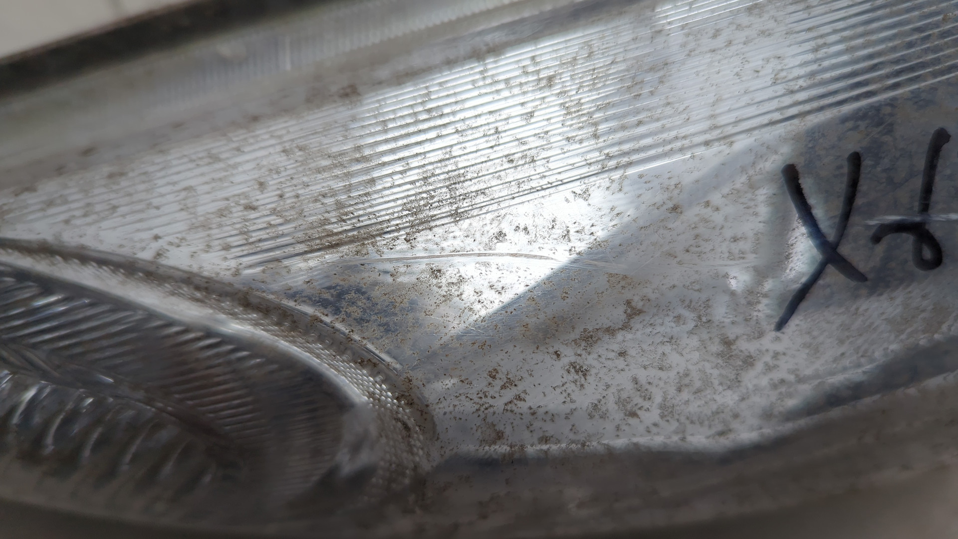 Фара противотуманная левая