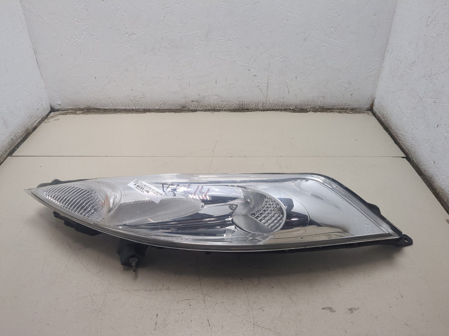 Фара противотуманная левая