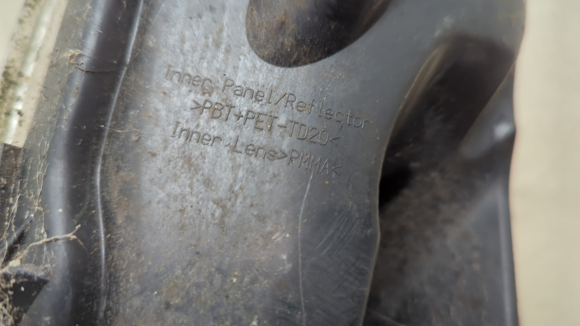 Фара противотуманная левая