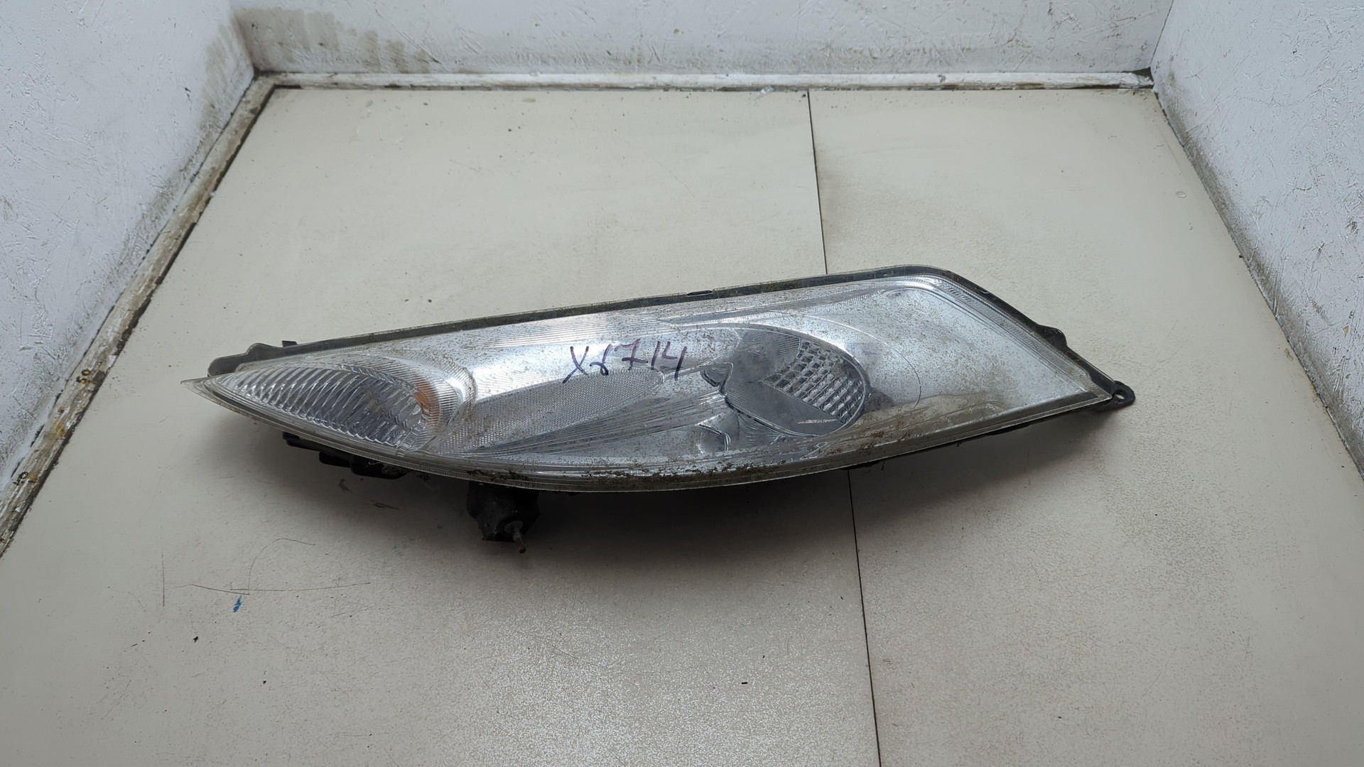 Фара противотуманная левая