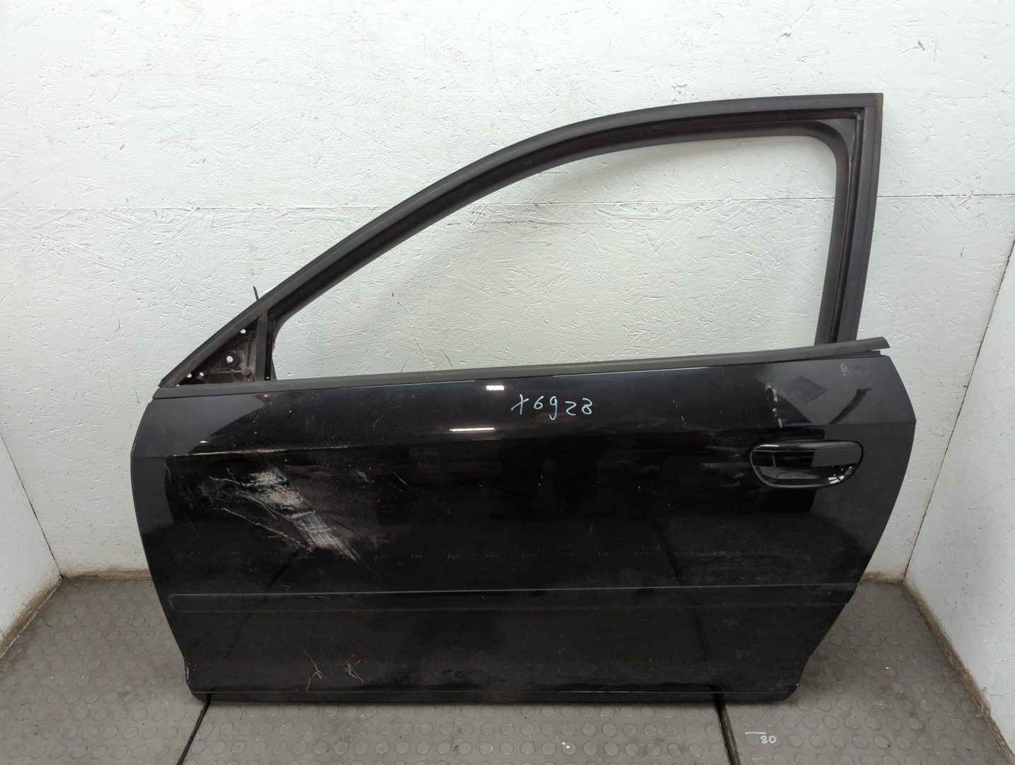 Дверь передняя левая