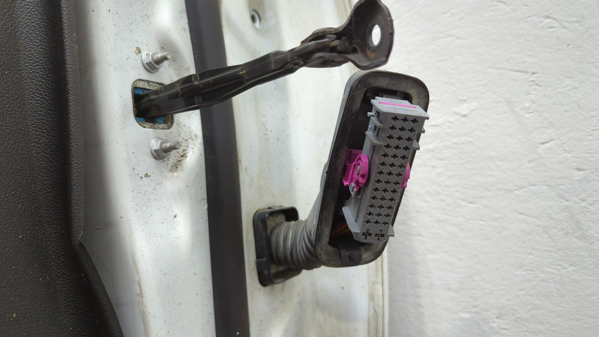 Дверь передняя левая