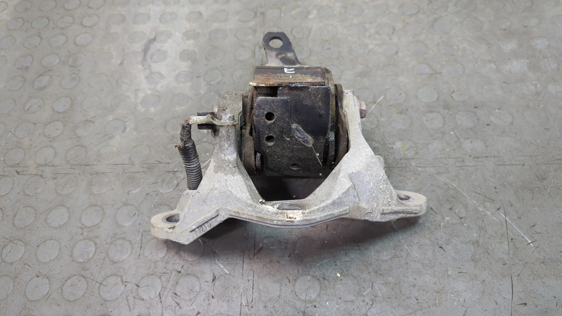 Опора двигателя