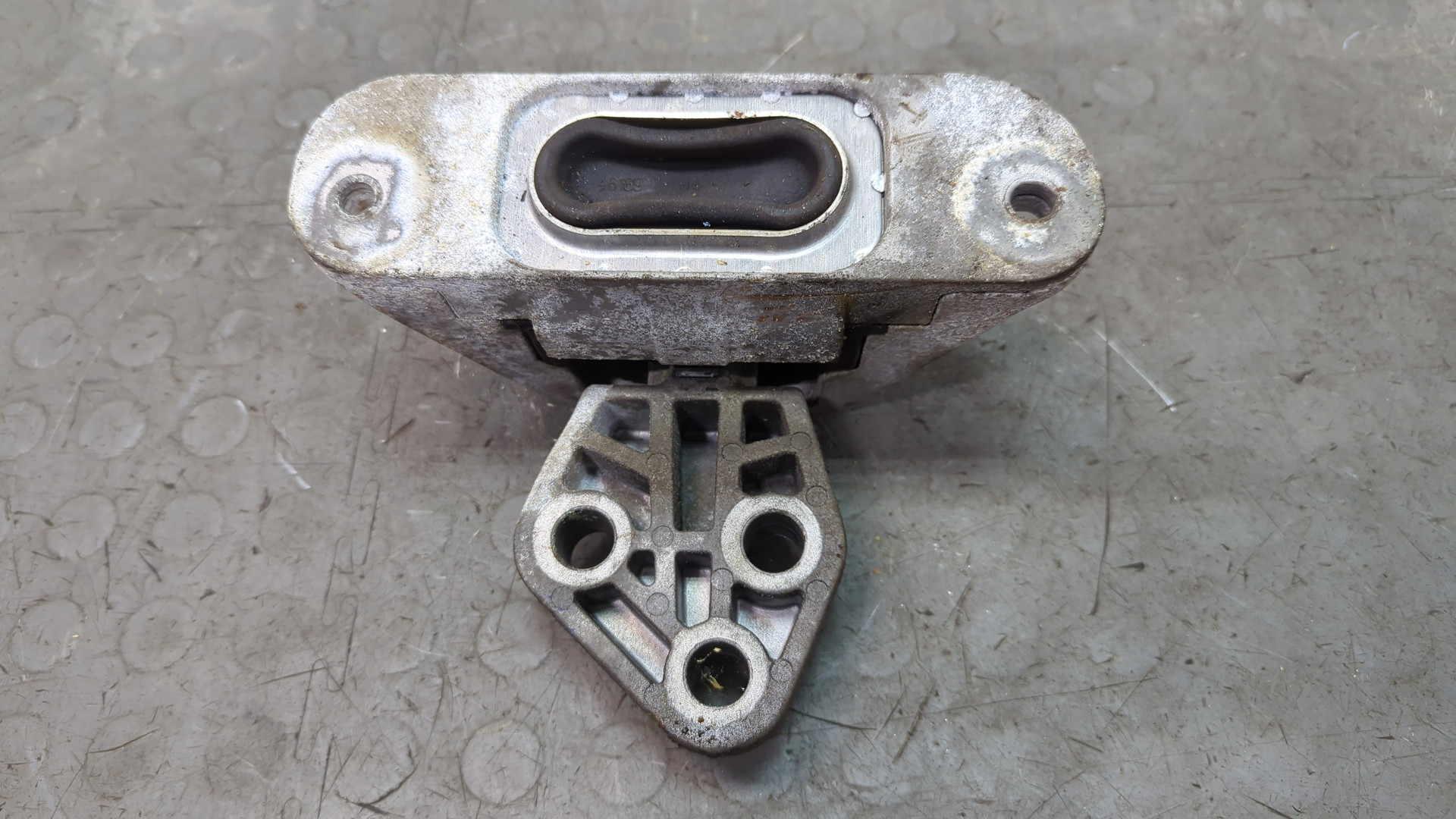 Опора двигателя