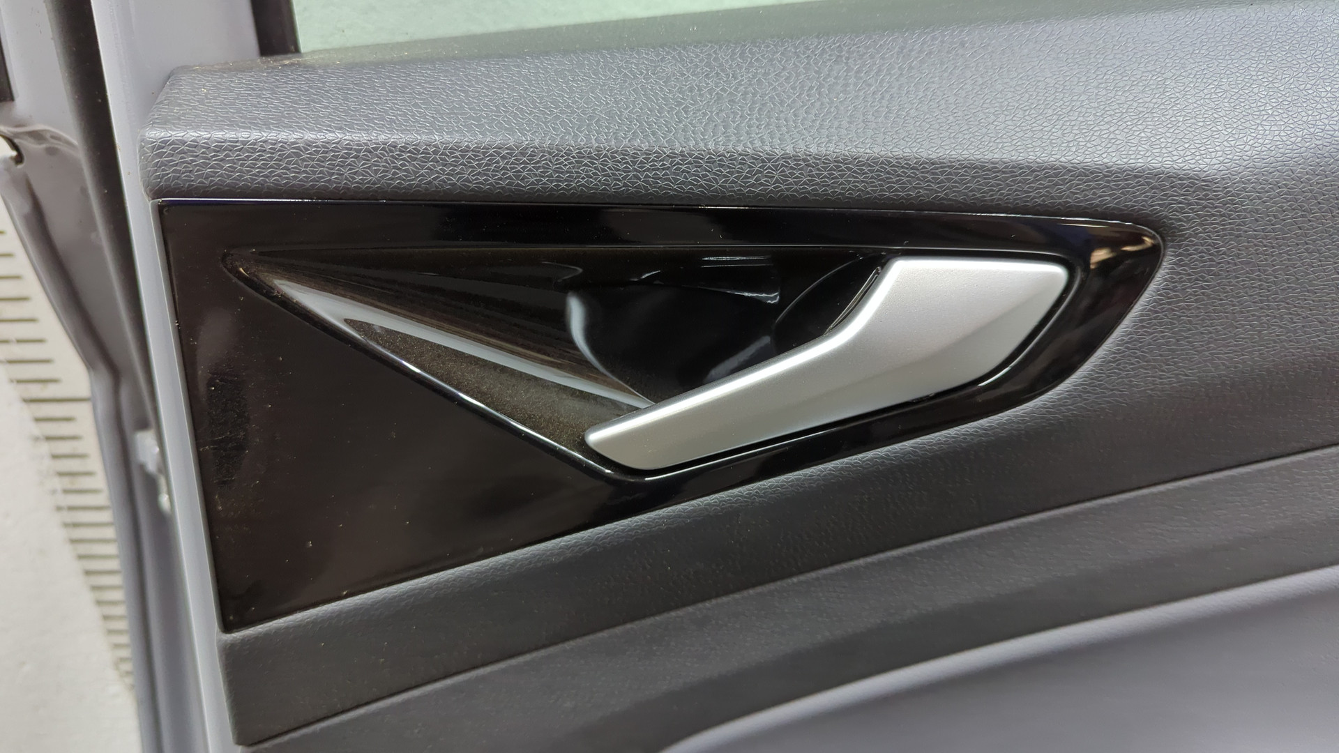 Дверь задняя правая