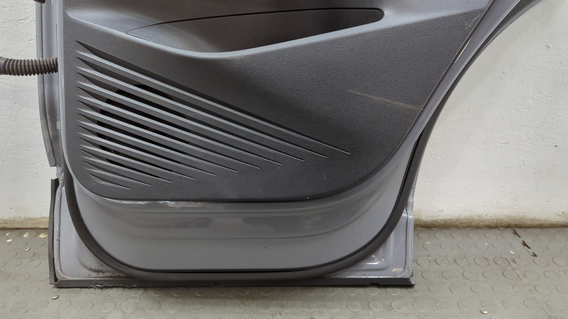 Дверь задняя правая